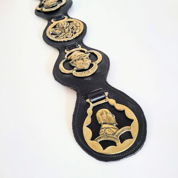 Vintage Brass Horse Medallions On Leather Harness Strap, Set Of Five Medallions - Picture 1 of 10